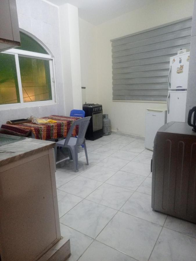 Jarajreh Apartments/ Hotel Karak Esterno foto