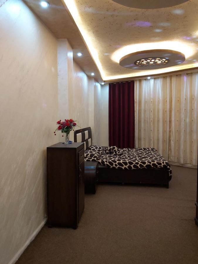 Jarajreh Apartments/ Hotel Karak Esterno foto